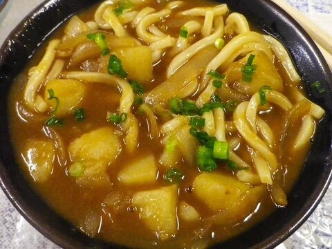 寄せ鍋の残り汁で絶品じゃがたまカレーうどん